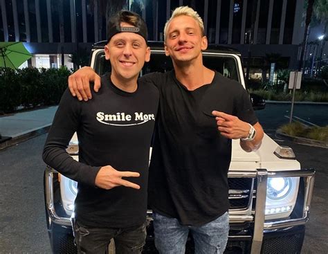 Roman Atwood Height